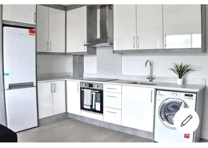 Lovely 2-Bedrooms With Free Parking Canvey Island Zewnętrze zdjęcie
